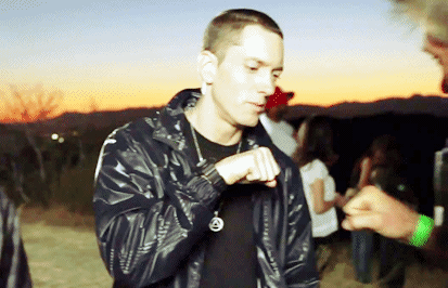 eminem中文网官方微博:【eminem.cn】#stan大胆猜# yo