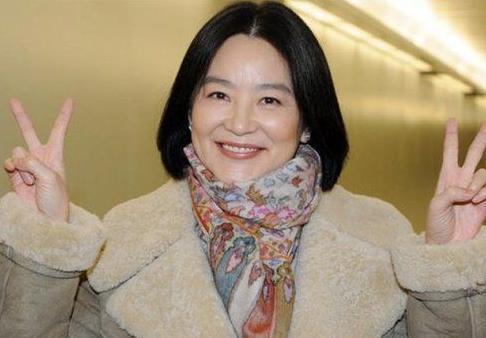 66岁林青霞近照曝光,暴瘦后颜值回春,直言不怕丑就怕胖