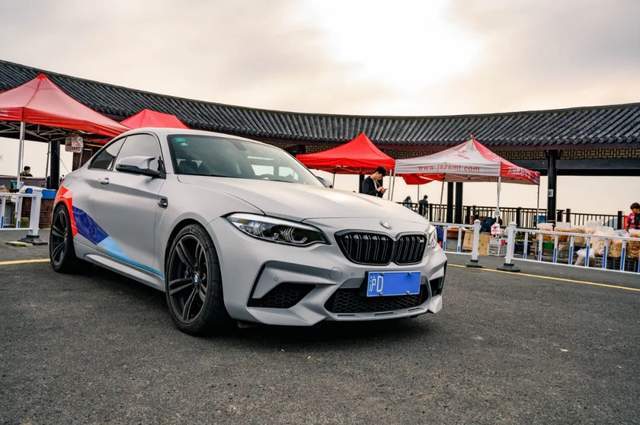 不上不下试驾2018款宝马m2c