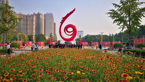 09.28上午龙城广场《我和我的祖国》晚上濮阳县湿地公园