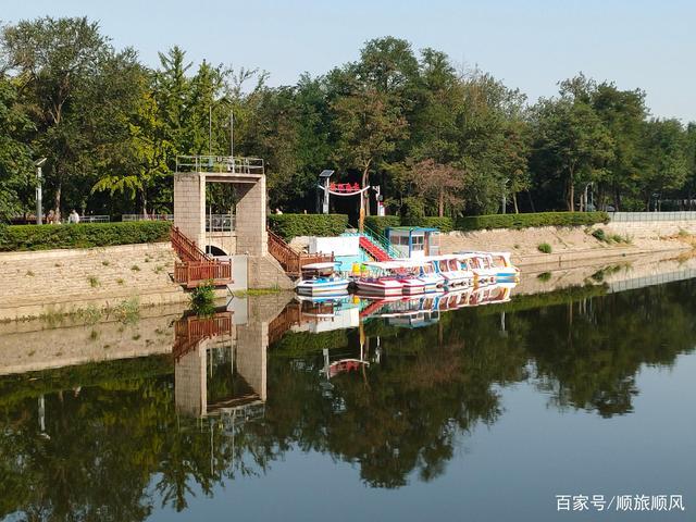 日照海曲公园,城区最早建成开放的综合性公园,现今依旧生机勃勃