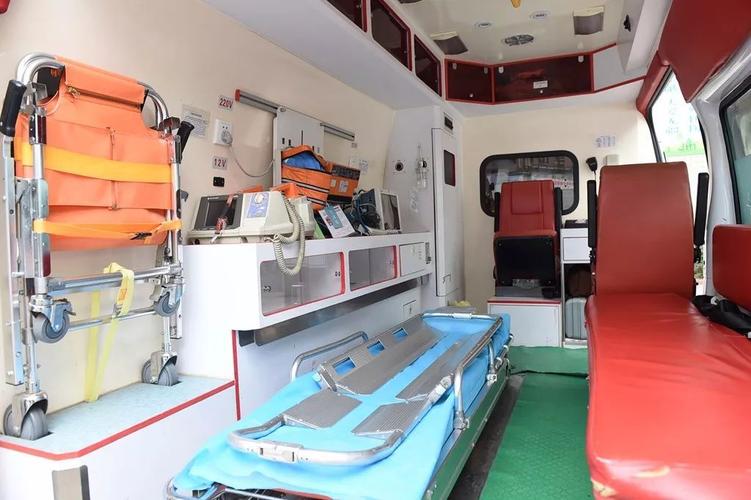 救护车内部