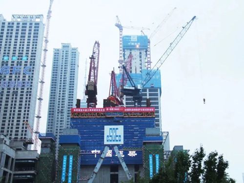 东北在建第一高楼"空中造楼机"厉害了!