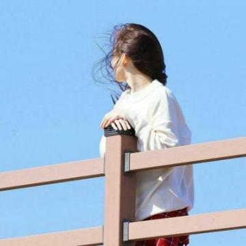 女生个性背影头像