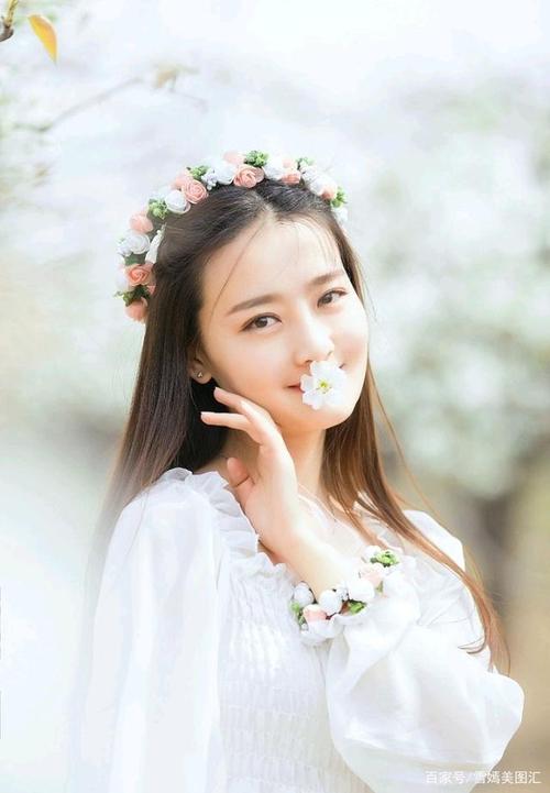 美女樱花园唯美写真回眸浅笑宛如仙女下凡