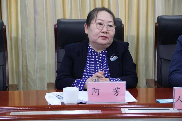 呼伦贝尔市检察院副检察长康庆文一行到鄂伦春旗检察院召开代表委员