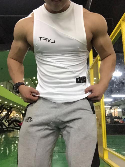肌肉兄弟三段式拼接夏季健身背心男士拼接圆领无袖背心吸汗超帅