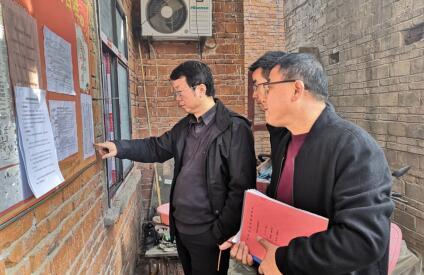 内乡县委书记杨曙光深入基层调研巩固脱贫攻坚工作
