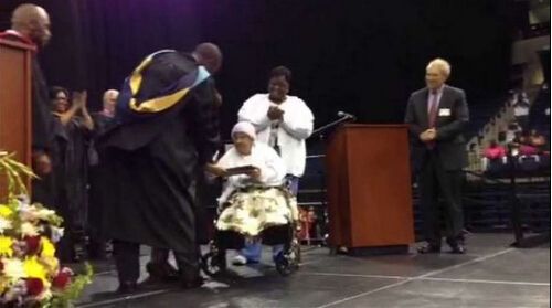 迟到近一个世纪的高中毕业证:百岁人瑞圆梦