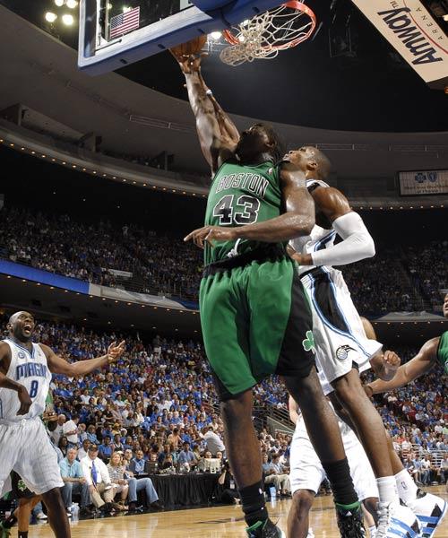 组图:两盖帽高手pk 霍华德帕金斯"再续前缘"