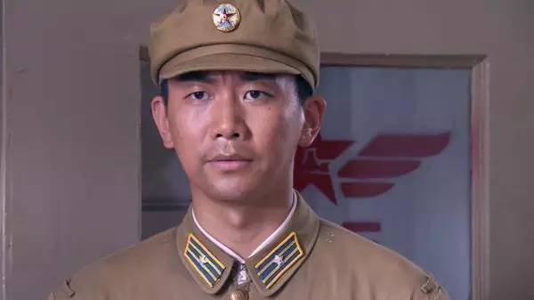 外号"神灯手"的奇才肖占武被任命为"543部队"的二营营长.