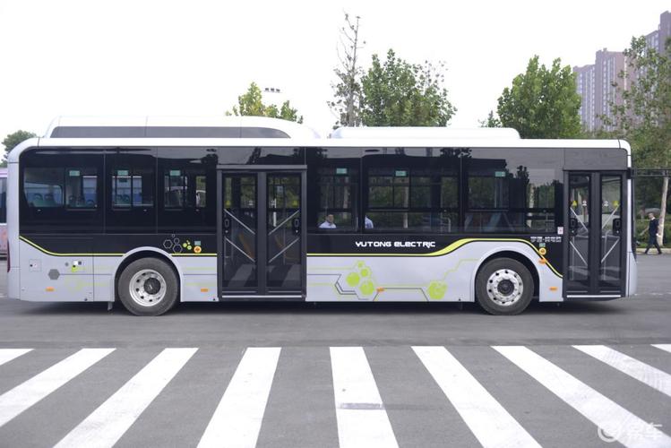 大运量高智能更人性看新款宇通e10i内饰