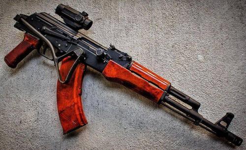 枪械库:【ak魔改怎么样?】改来改去,还是最狂躁的苏系