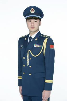 问答列表     空军军服现为07式军服(全名2007式中国人民解放军军服)