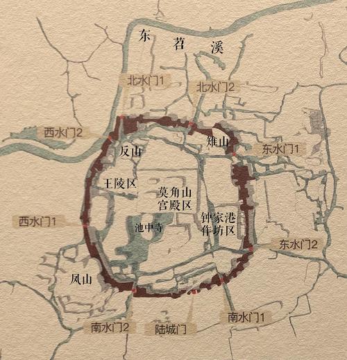良渚古城城墙周长六千多米,利用了西南凤山,东北雉山围合而成,城内外