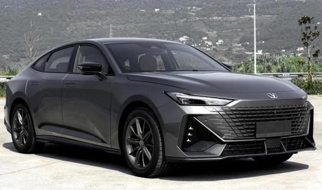长安uni系列首款轿车曝光 侧面神似奥迪a7