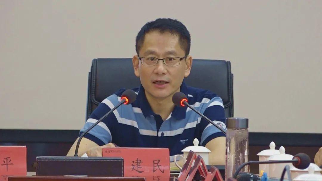 市中院党组副书记,常务副院长彭建民出席会议,慈利法院党组书记,院长