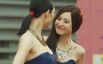 《临时演员》片段 郑恺飙车热依扎红毯撞衫耍心机