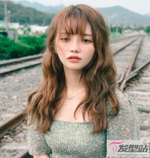 真的太养眼吸睛,塑造出女生迷人气质与魅力,斩男发型get!