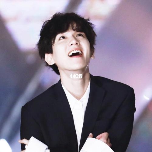 210129‖伯贤bubble:我今天是黑色头发诶_黑发_边伯贤