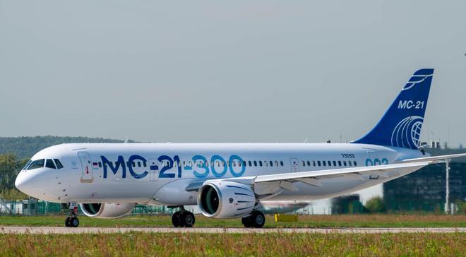 俄罗斯版的arj21飞机就是由苏霍伊公司研发的苏霍伊超级喷气100客机