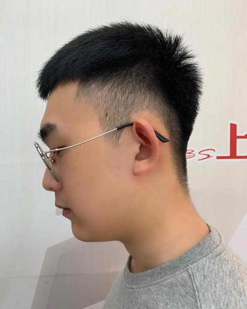 男生好看的长发发型(10款发型时髦帅气)