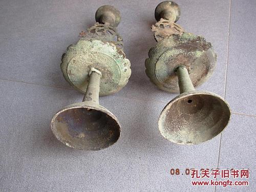 清代铜蜡烛台一对.包老保真.