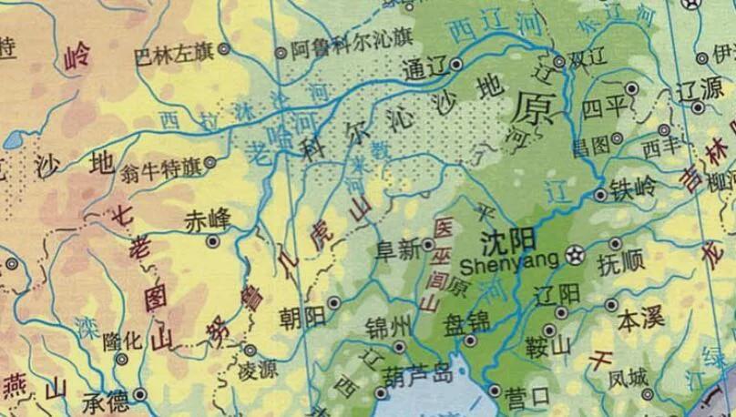 发源于大兴安岭余脉和燕山北麓的西辽河,从科尔沁沙地往