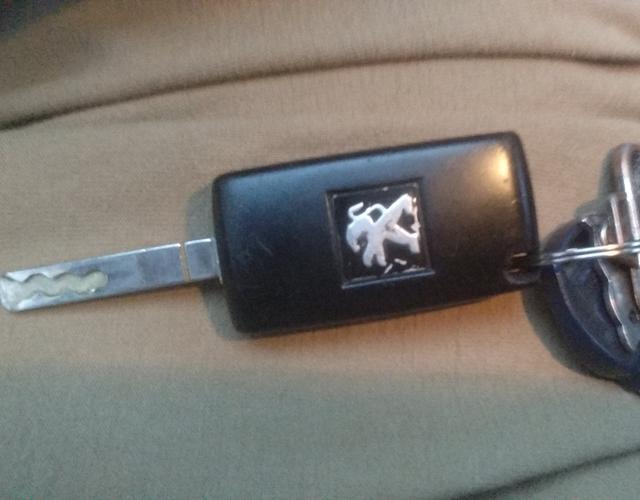 标致4082013款20l自动豪华型国Ⅳ