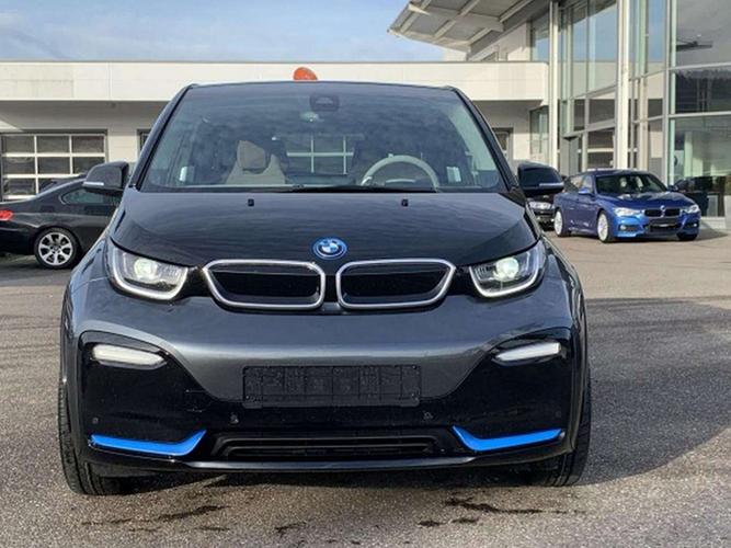 宝马i3实拍曝光!双肾格栅,对开门设计,提供纯电动力系统