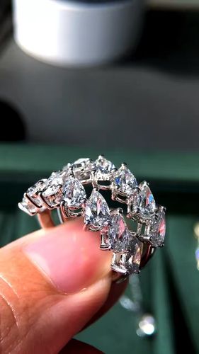水滴形钻石排戒_钻石_钻戒_时尚_配饰_首饰