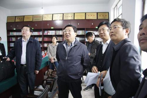 中组部部务委员,组织二局局长陈向群到我市调研"百部联百村"活动