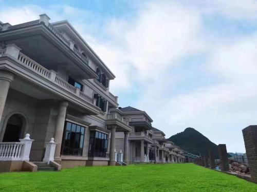 【官网】品庐东岸楼盘售楼处电话!桐庐一线江景别墅