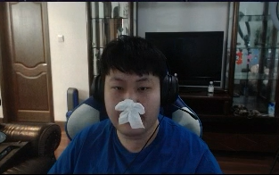 shinyruo山泥若2018-02-18 直播录像弹幕 一头整猪上来了