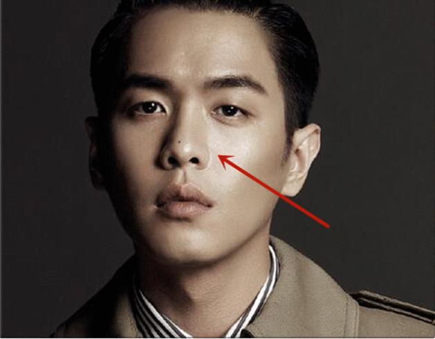 脸上长"痣"的明星,肖战长在嘴下,胡一天长在鼻尖,而他