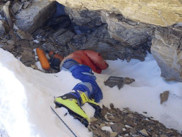 珠峰著名遇难者绿靴子20多年都无人将他搬下山这是为何