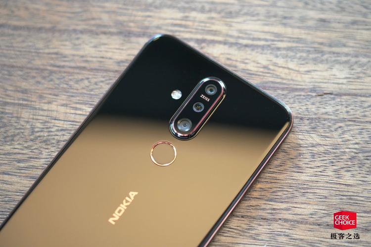 nokiax71上手:打孔屏,4800万像素「蔡司三摄」