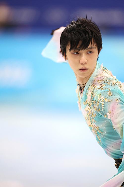 滑比赛(这张入选了日本奥委会joc出的本届冬奥官方写真集)#羽生结弦
