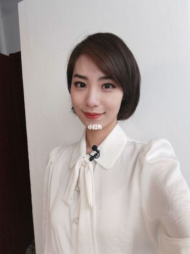 主持人出镜妆容/分享给艺考宝贝_发型_妆容_口红_修容