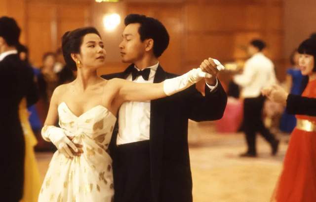 一部《纵横四海》的合作,让张国荣夸赞美貌的钟楚红,在观众中有着"