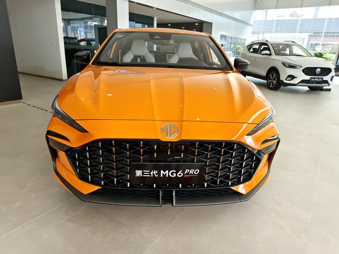 小号撩车:个性鲜明动感十足 到店实拍名爵6pro 大尾翼吸睛