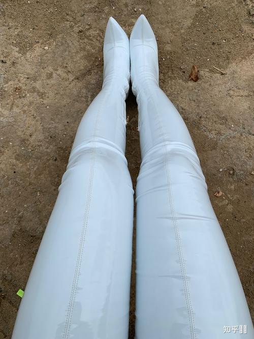 男生喜欢穿过膝高跟长靴尤其是丝袜靴大家怎么看