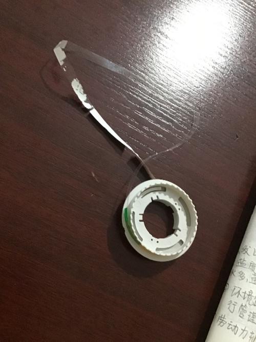 请问一下没有断掉的修正带怎么修呀,他能装回去,但是划不出原有的样子