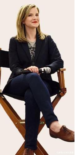 作者塔拉韦斯特弗