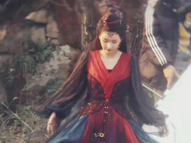 长月烬明未播先火罗云熙古装造型绝美陈都灵挑战大反派