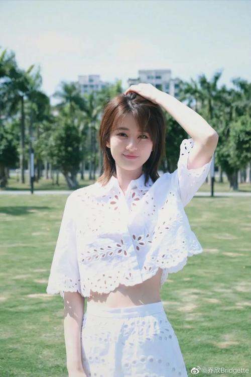 伪装成乖乖女,正面"刚"老板的乔欣怎么更有魅力了?