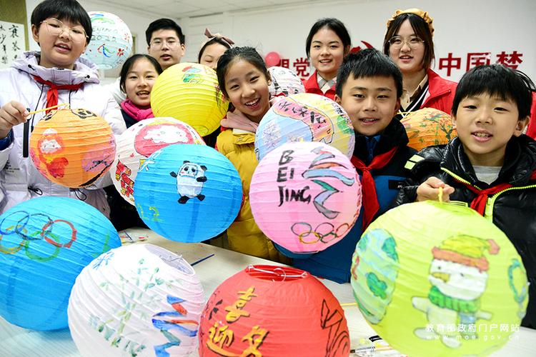 手绘灯笼喜迎冬奥