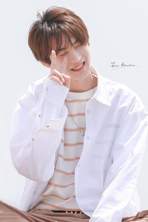 给大家安利一个帅哥