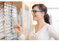 戴眼镜的惊讶的美女图片素材(图片id:399878)_美女图片-人物图片-图片