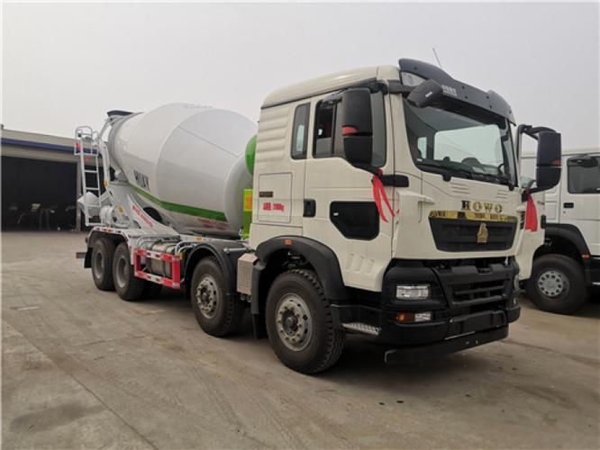 中国重汽四轴轻量化搅拌车新疆伊犁四轴豪沃tx混凝土搅拌车